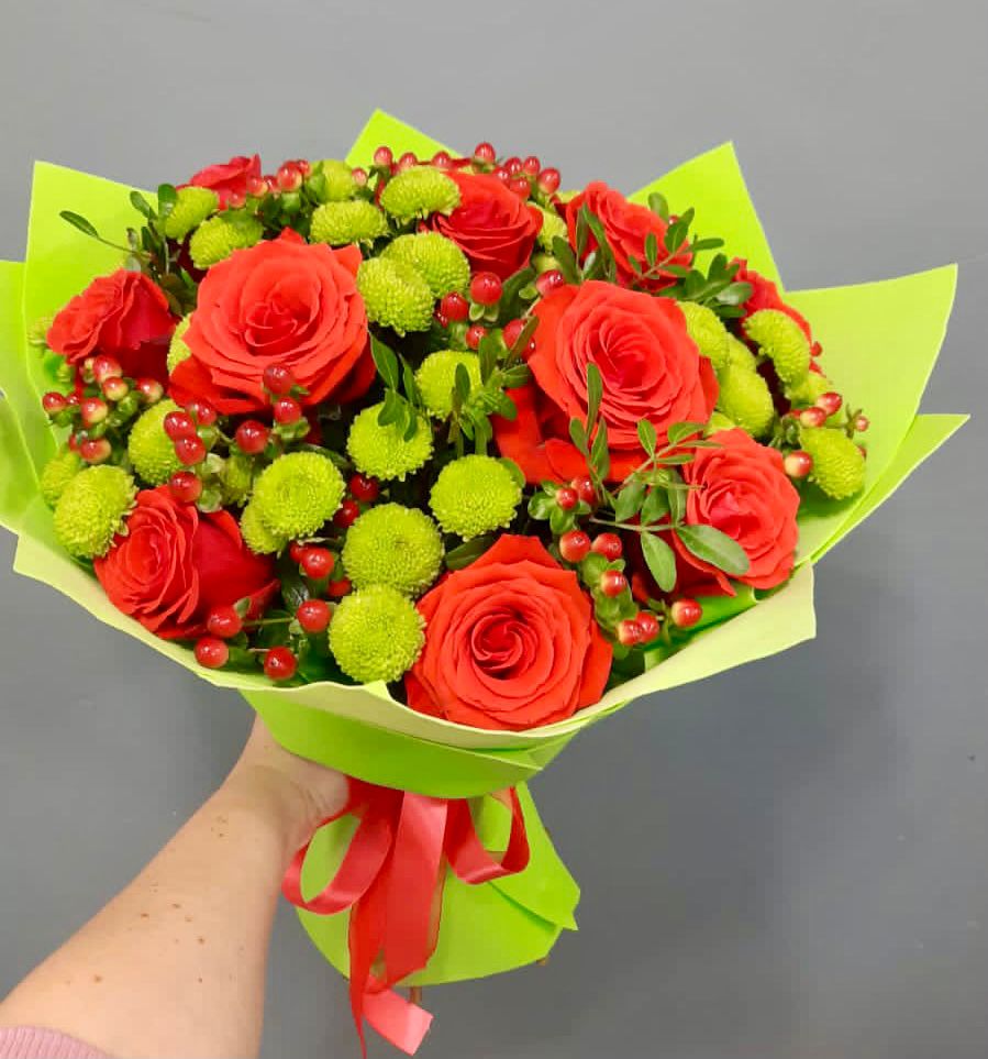 Букет цветов из: Хризантемы и Розы в Грэсовском