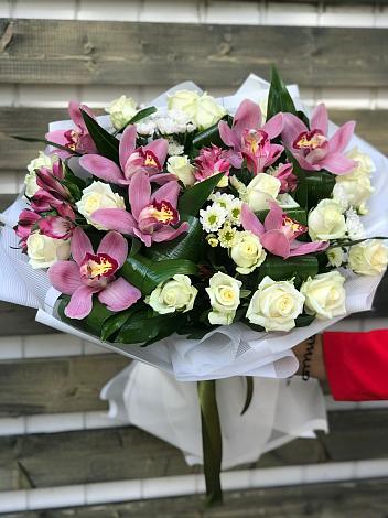 Букет цветов из: Розы и Хризантемы в Грэсовском