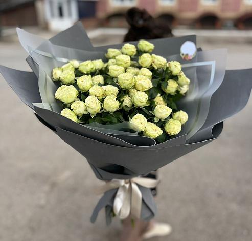 Букет Белые кустовые розы Солинеро в Грэсовском