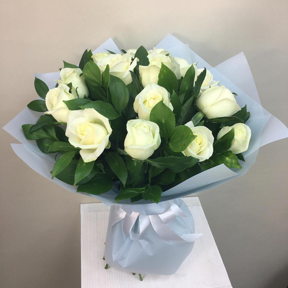 Букет 15 Белых роз Проуд в Грэсовском