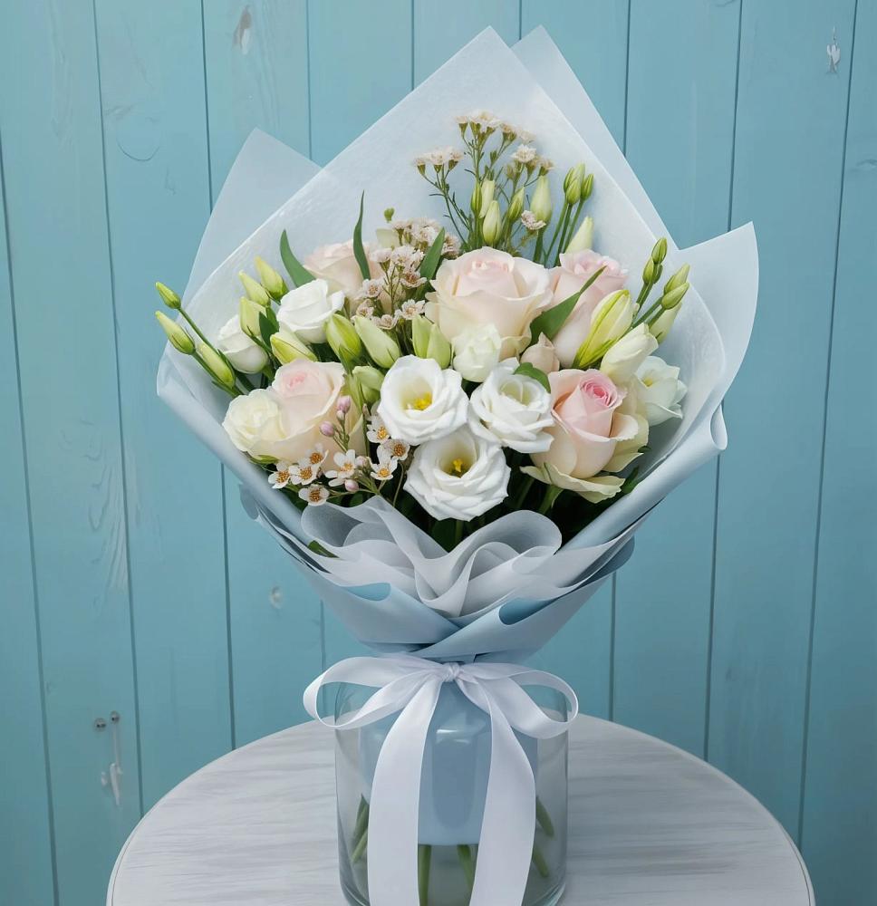 Букет цветов из: Розы и Лизиантусы в Грэсовском