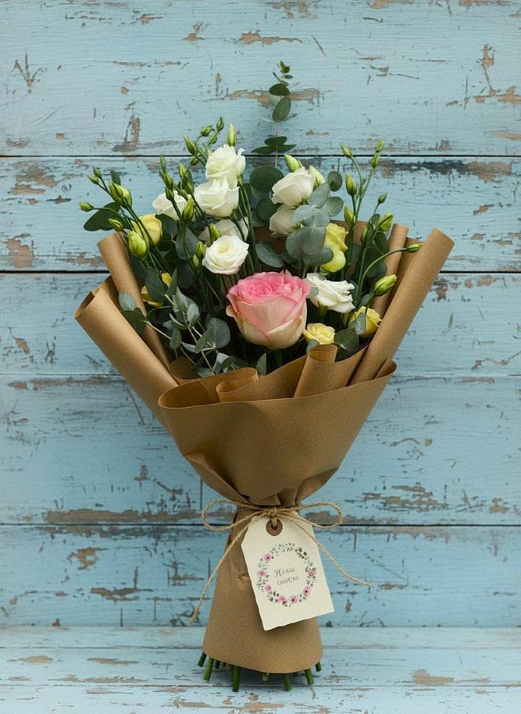 Букет цветов из: Розы и Лизиантусы в Грэсовском