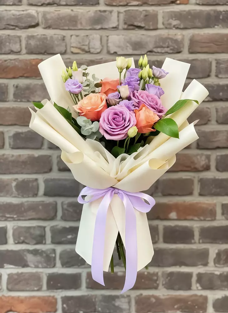 Букет цветов из: Лизиантусы и Розы в Грэсовском