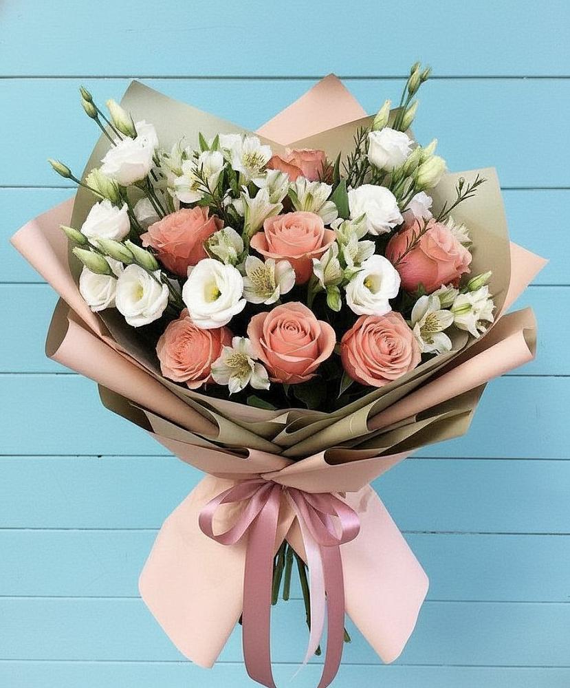 Букет цветов из: Розы, Альстромерии и Лизиантусы в Грэсовском