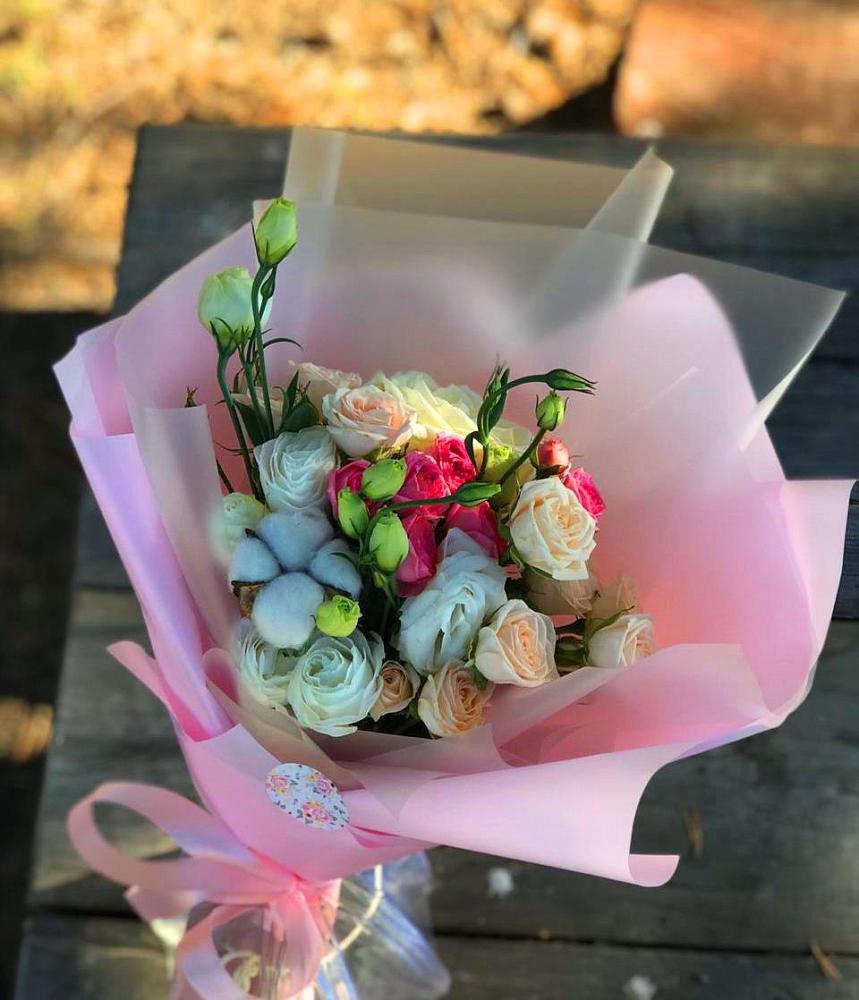 Букет цветов из: Розы и Лизиантусы в Грэсовском