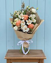 Букет цветов из:  Альстромерии, Лизиантусы, Розы и Хризантемы в Грэсовском