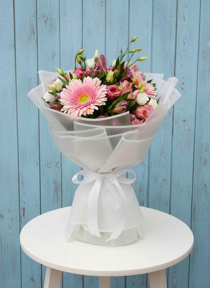 Букет цветов из: Герберы, Альстромерии и Лизиантусы в Грэсовском