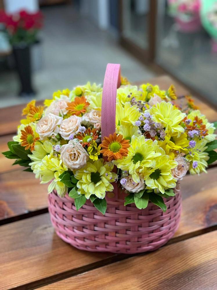 Цветочная композиция из Хризантемы и Розы в корзине в Грэсовском