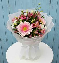 Букет цветов из:  Герберы, Альстромерии и Лизиантусы #REPLACE_PRED# Грэсовском