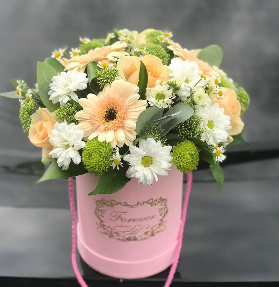 Цветочная композиция из Розы, Герберы и Хризантемы в шляпной коробке в Грэсовском