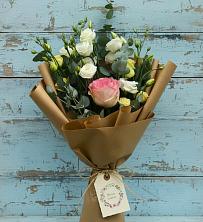 Букет цветов из:  Розы и Лизиантусы в Грэсовском