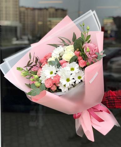 Букет цветов из: Розы, Лизиантусы и Хризантемы в Грэсовском