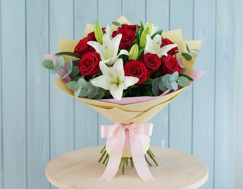 Букет цветов из: Лилии и Розы в Грэсовском